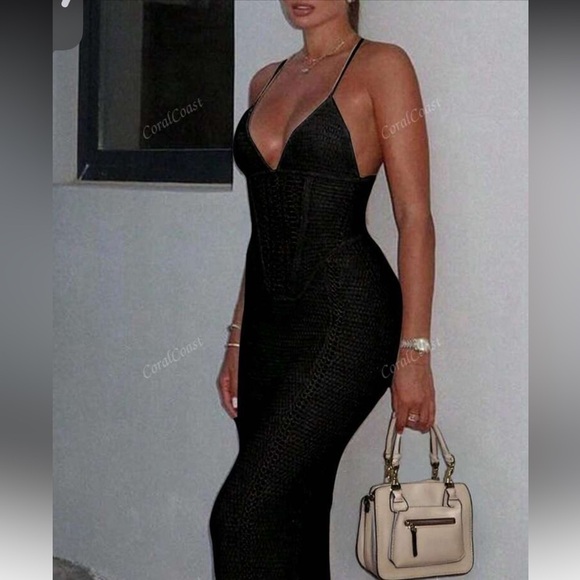 Sexy Hollow Lace Big Halter Knit Women's Smock, Renaissance Dress, Beach Outfits - Picture 6 of 7